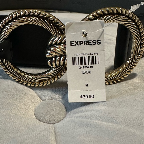 NWT - Black Belt with Gold Buckle - Size M - Picture 6 of 10